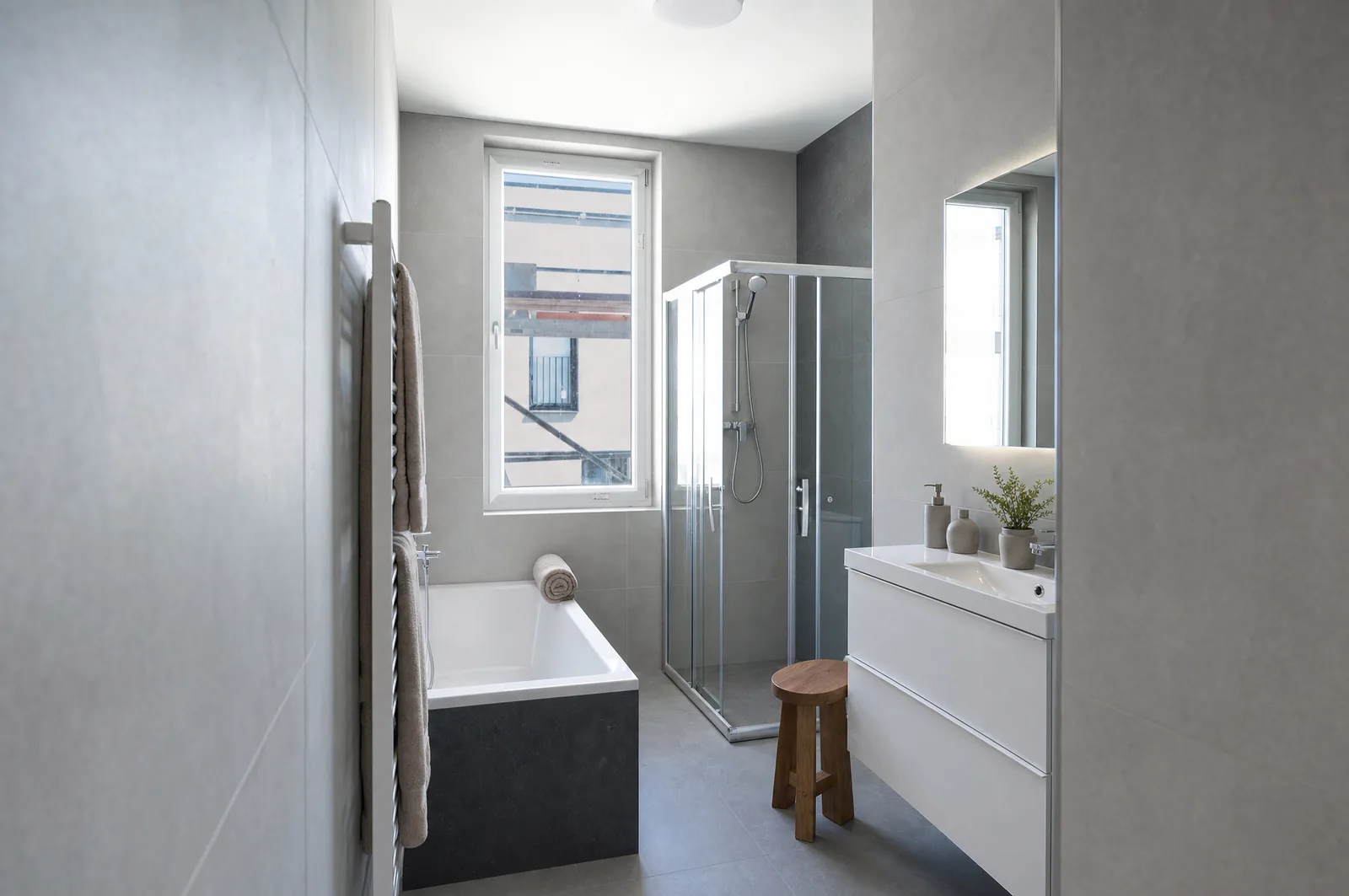 Apartment 08 – bathroom