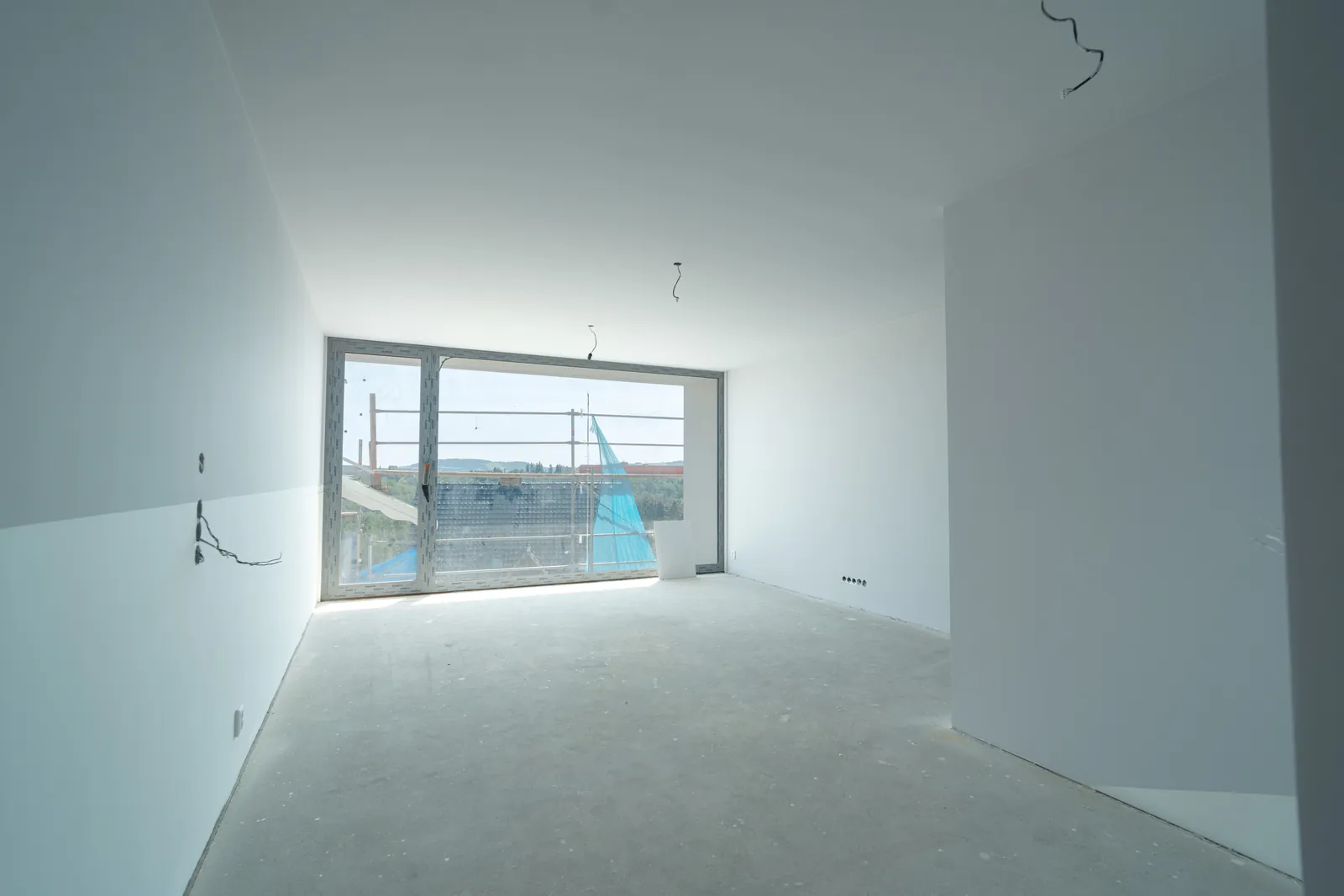 Apartment 11 – living space towards the glazing