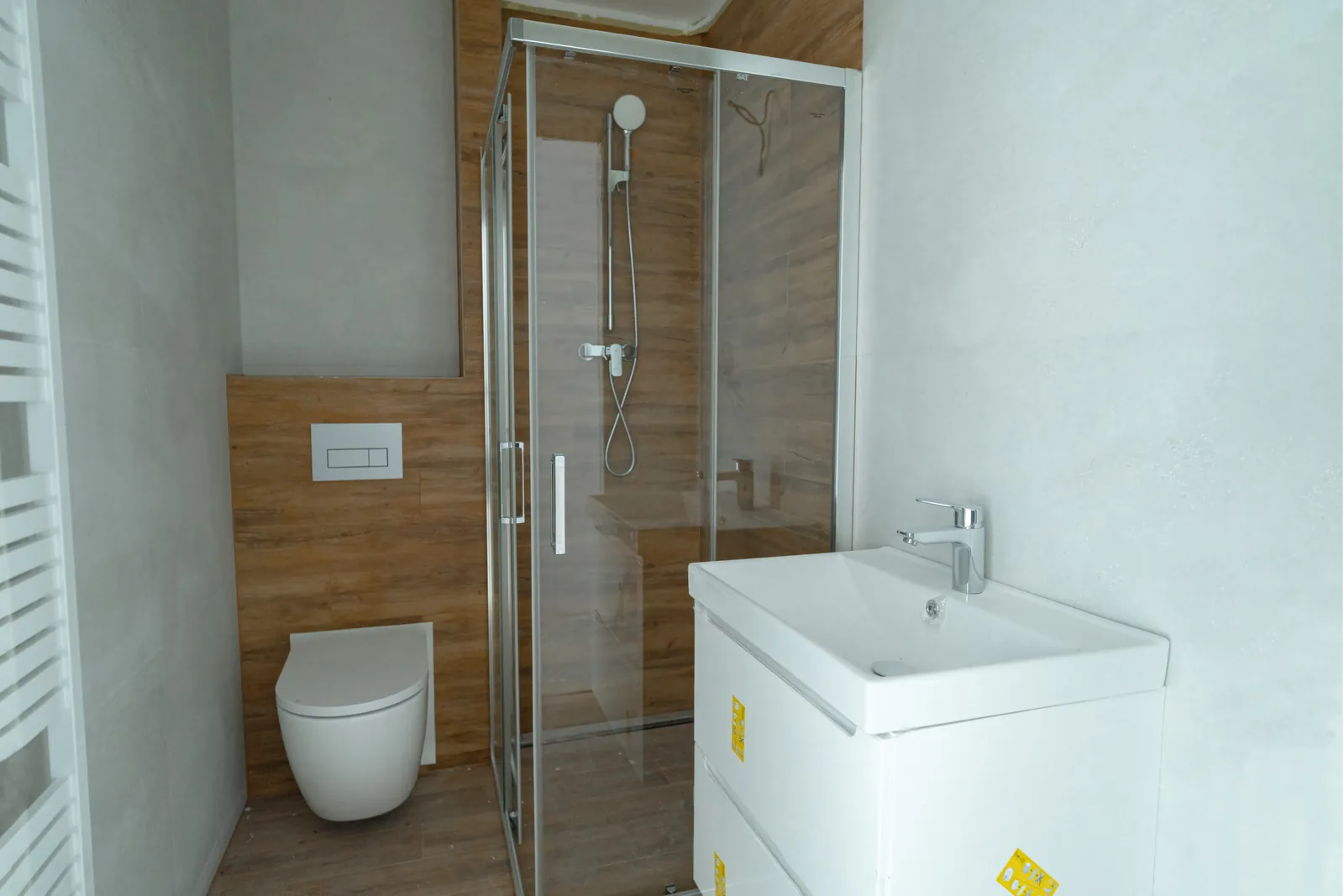 Apartment 11 – bathroom